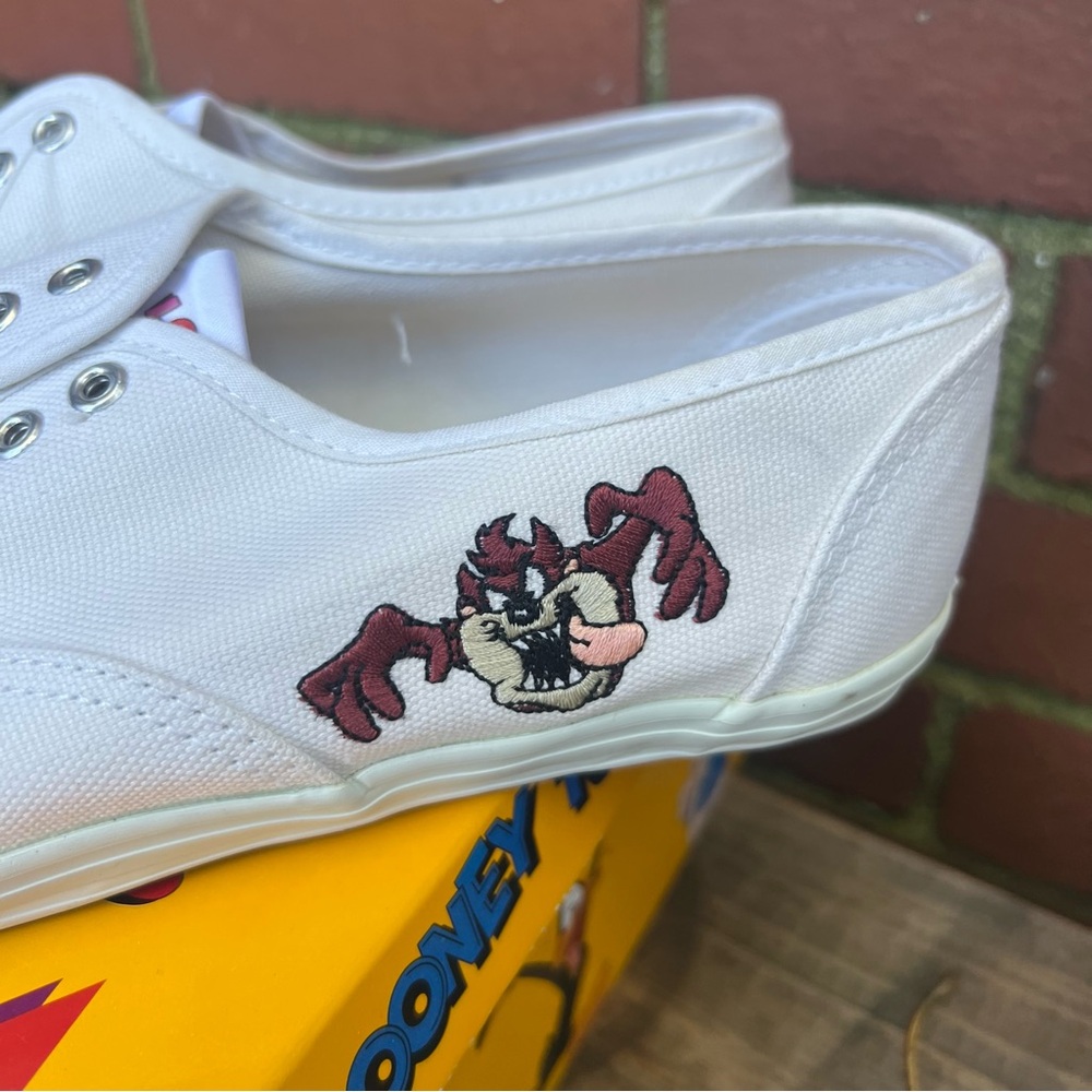 Vintage 1997 Looney Tunes Canvas Sneakers - White with Tasmanian Devil - Size 8 - Picture 6 of 12